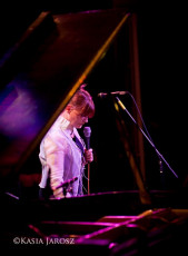 68347_515362208483247_239515686_n