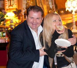 377715_283396618360945_100000718262532_893352_640614902_n