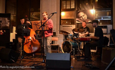 528242_247446865405867_1460321436_n