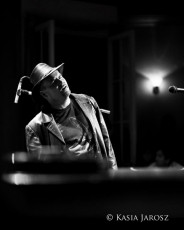 27933_515366291816172_1048890635_n