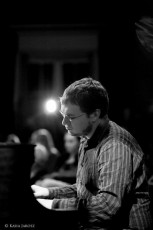 996028_641432572568881_104047356_n