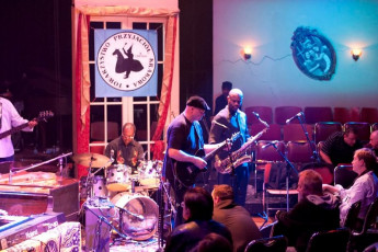 387780_283397041694236_100000718262532_893363_1829421080_n