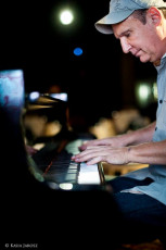 1424501_697566236929509_1328031605_n