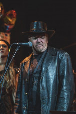 45745321_10218379492423065_8640759632958062592_n